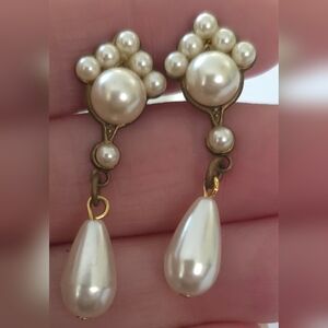 VINTAGE MID CENTURY FAUX PEARL EARRINGS